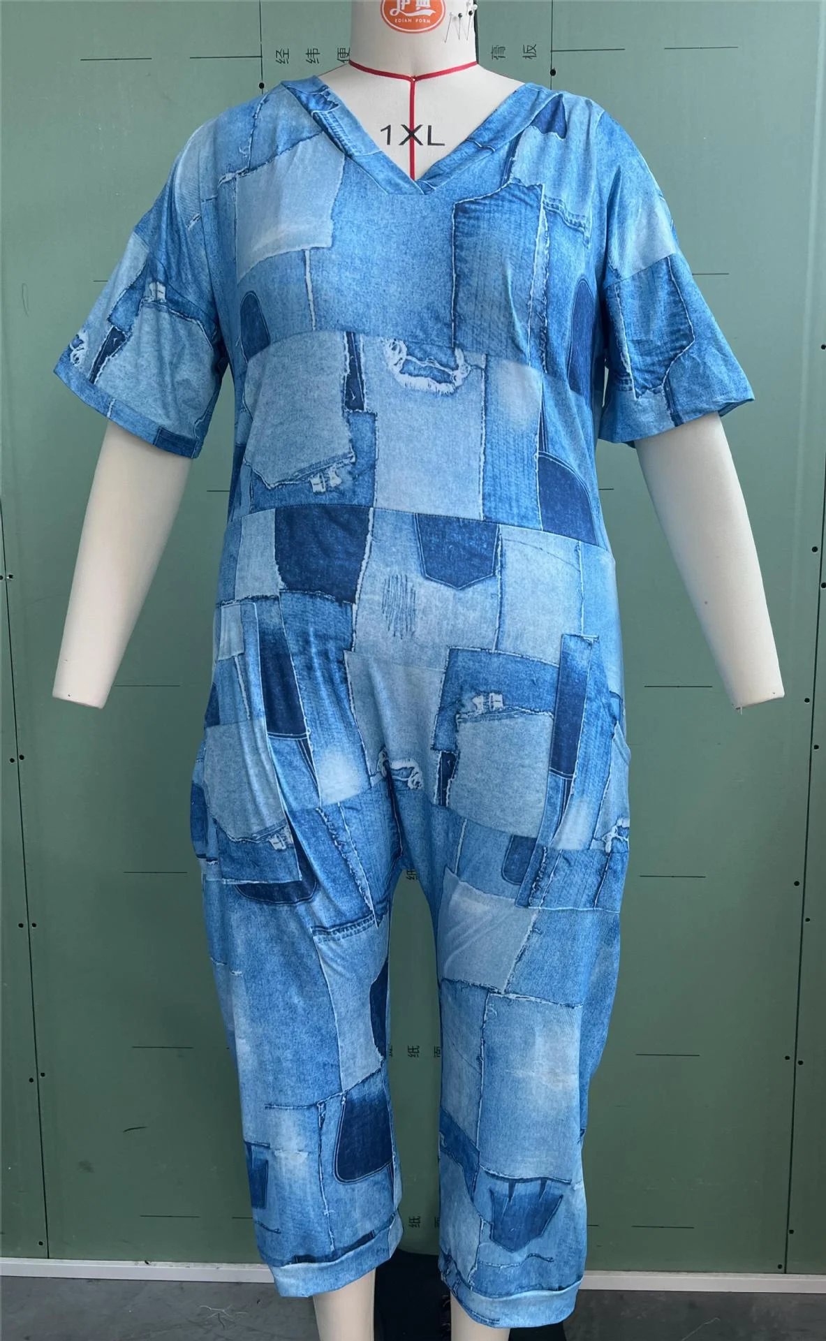 Plus size European and American cross-border summer loose V-neck stitched patch pocket print jumpsuit