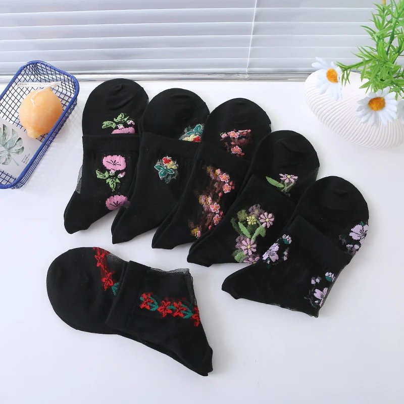 6 Pairs of Ultra-Comfy Luxurious Floral Lace Socks - 3D Textured, Non-slip Mid Tube Design, Breathable Womens Stockings & Hosier