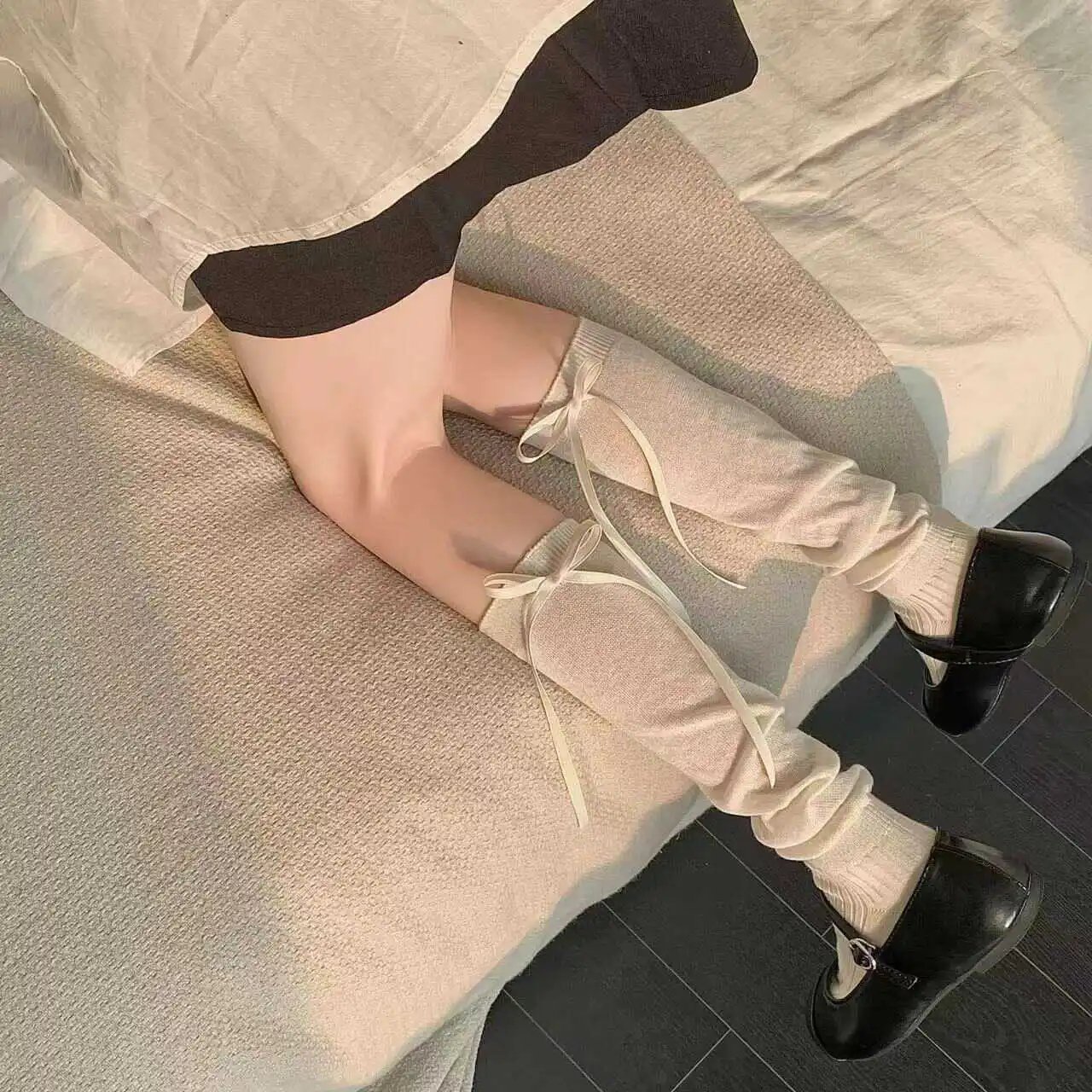 Lolita Long Socks Women Bandage Ribbon Bow Sweet Girls Kawaii Cute Middle Tube Socks Ballet Style Solid Color Black White Socks