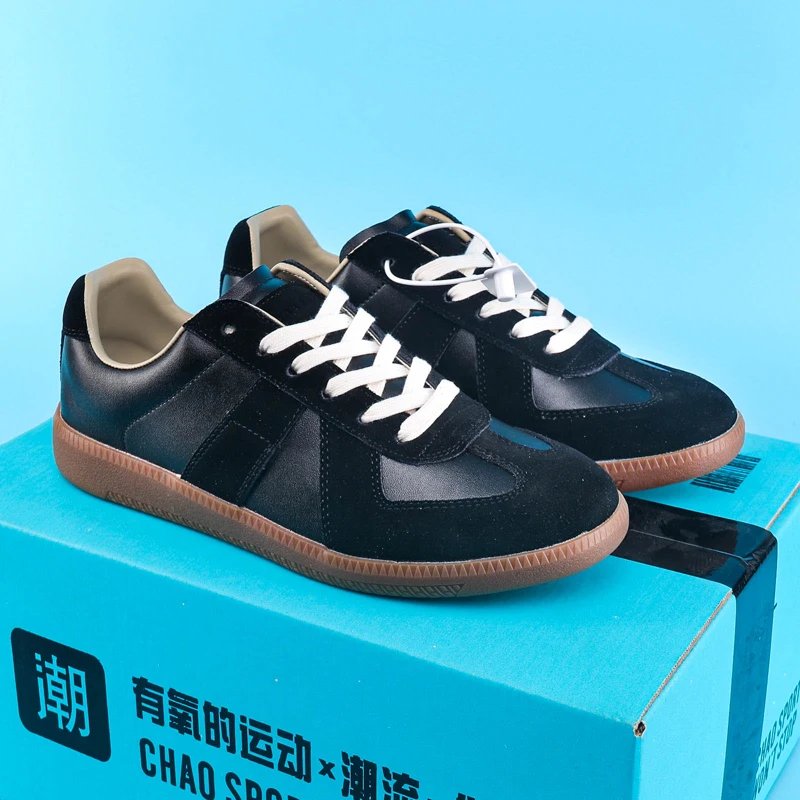Men's and women's flat bottomed casual shoes, comfortable and breathable in summer, high-quality versatile and fashionable sport