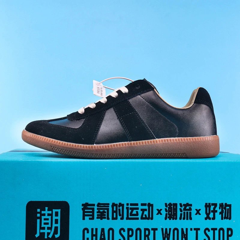 Men's and women's flat bottomed casual shoes, comfortable and breathable in summer, high-quality versatile and fashionable sport