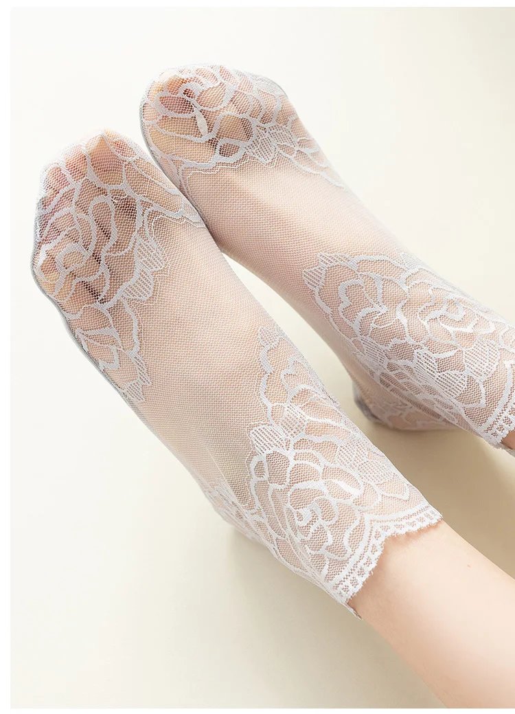 5 Pairs/Lot Lolita Women Invisible Lace Socks Thin Ladies Lace Boat Socks Hollow Non-slip Shallow Transparent Socks Women