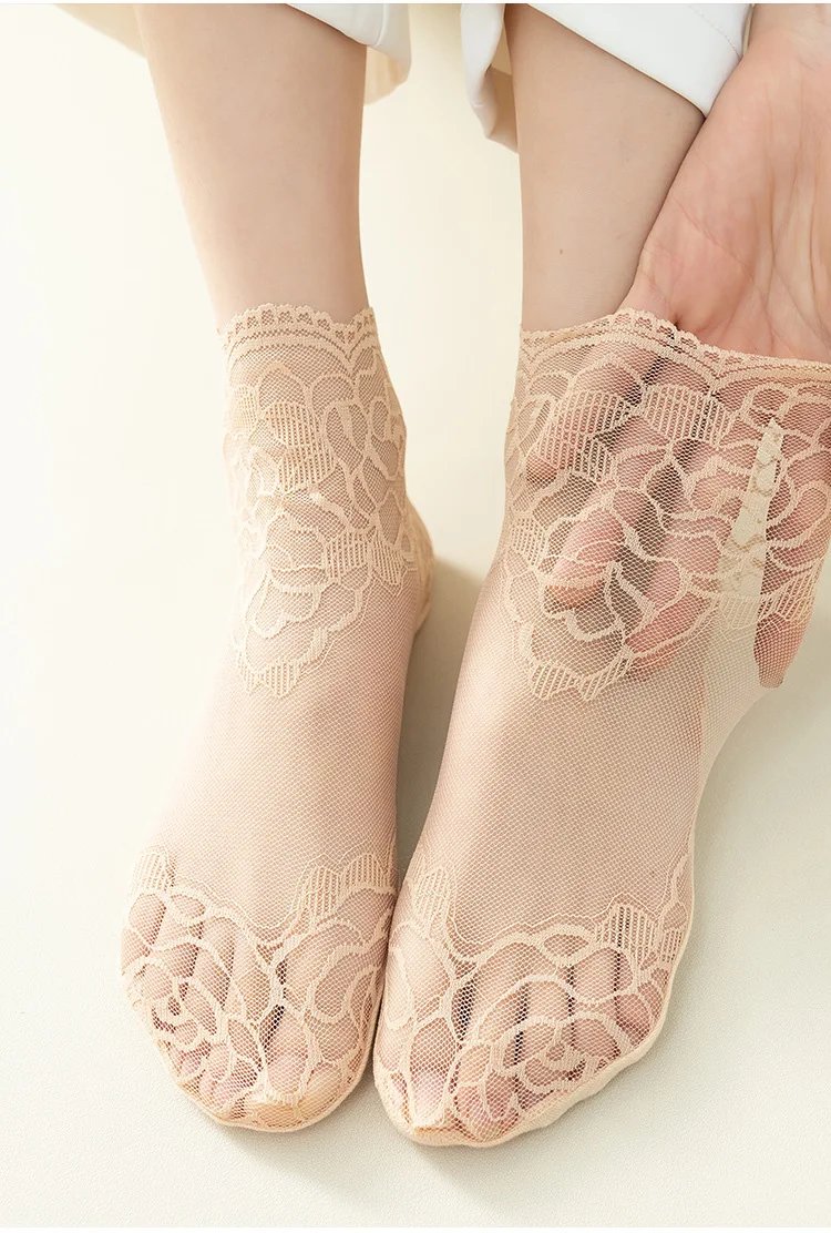 5 Pairs/Lot Lolita Women Invisible Lace Socks Thin Ladies Lace Boat Socks Hollow Non-slip Shallow Transparent Socks Women