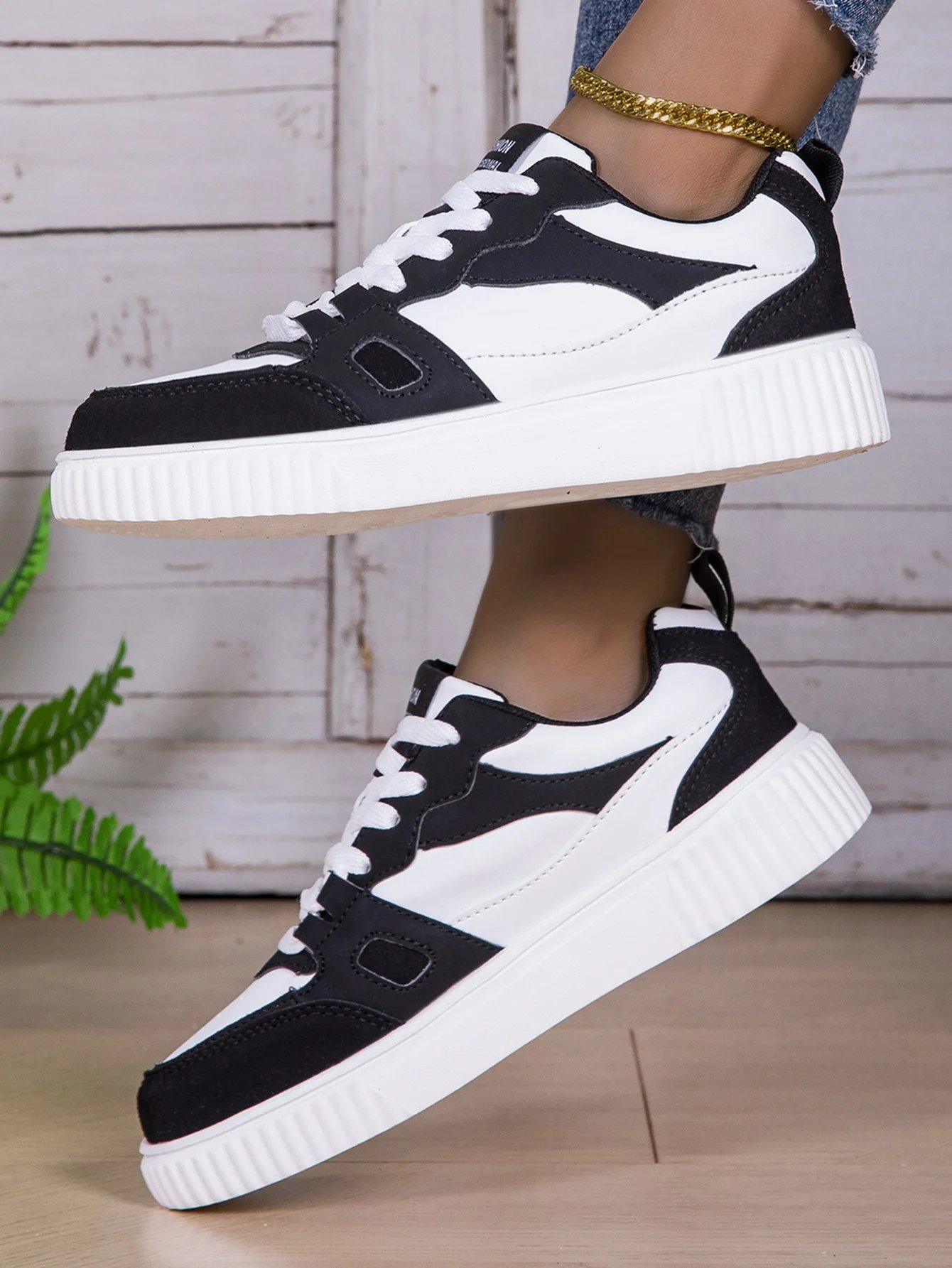 Women Shoes Skateboarding Shoes For Men Fashion Sneakers Lightweight White Black Sports Running Outdoor Casual Shoes Size36-46