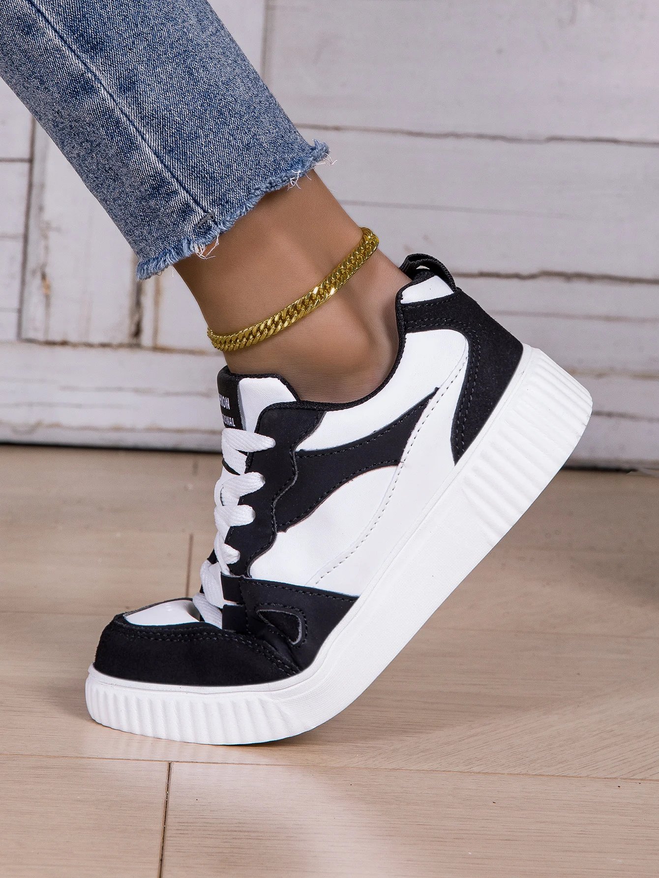 Women Shoes Skateboarding Shoes For Men Fashion Sneakers Lightweight White Black Sports Running Outdoor Casual Shoes Size36-46
