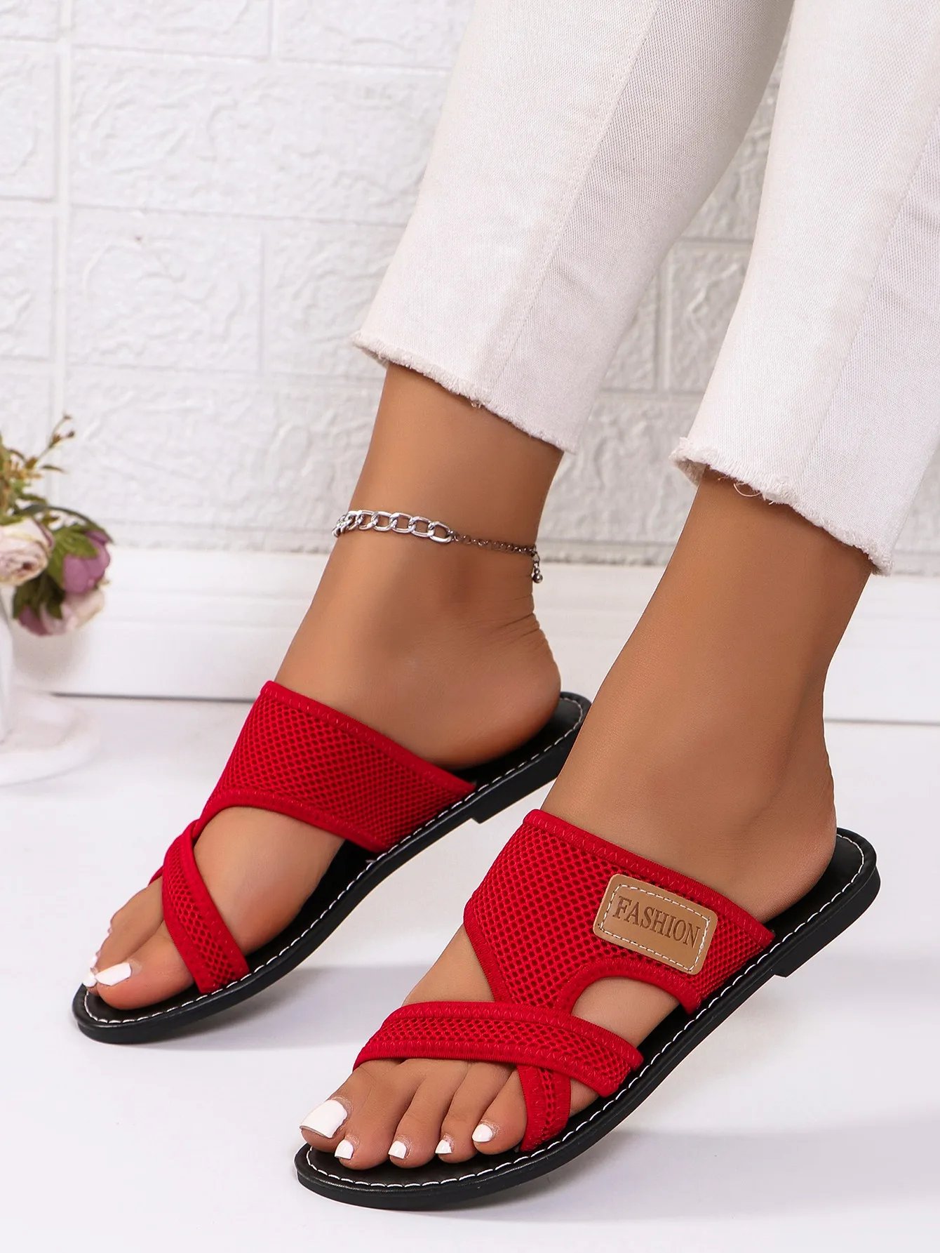 Women Slippers Fashion Clip Toe Solid Color Comfort Sandals Casual Peep Toe Slip on Slippers Women Outdoors Beach Slides Women