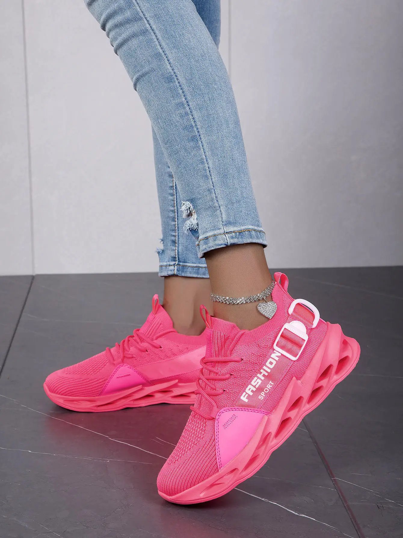 Hot Sale Fashion Purple Casual Sneakers Women Men Blade Running Shoes Big Size 48 Light Breathable Sports Shoes Men Mesh Sneaker Hot Sale Fashion Purple Casual Sneakers Women Men Blade Running Shoes Big Size 48 Light Breathable Sports Shoes Men Mesh Sneaker