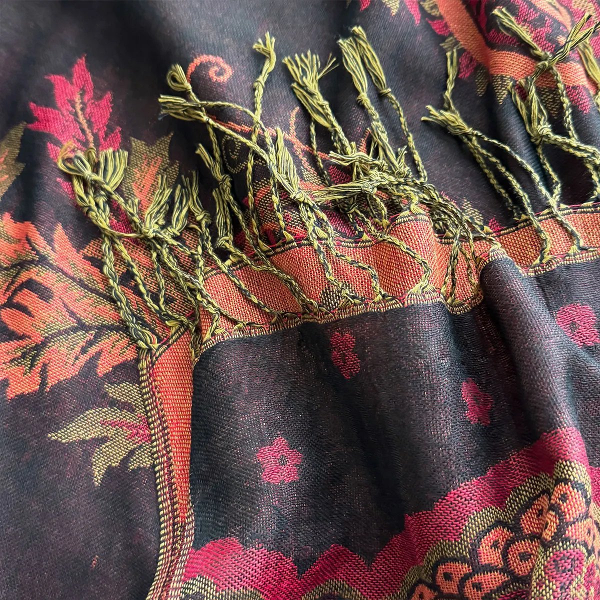 2025 Women Scarf Luxury Bohemian Style Shawl Jacquard Paisley Pattern Designer Tassel Blanket Design Lady Muslim Hijab Pashmina