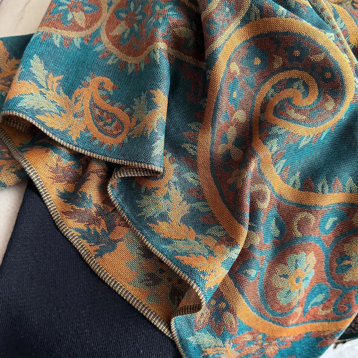 2025 Women Scarf Luxury Bohemian Style Shawl Jacquard Paisley Pattern Designer Tassel Blanket Design Lady Muslim Hijab Pashmina