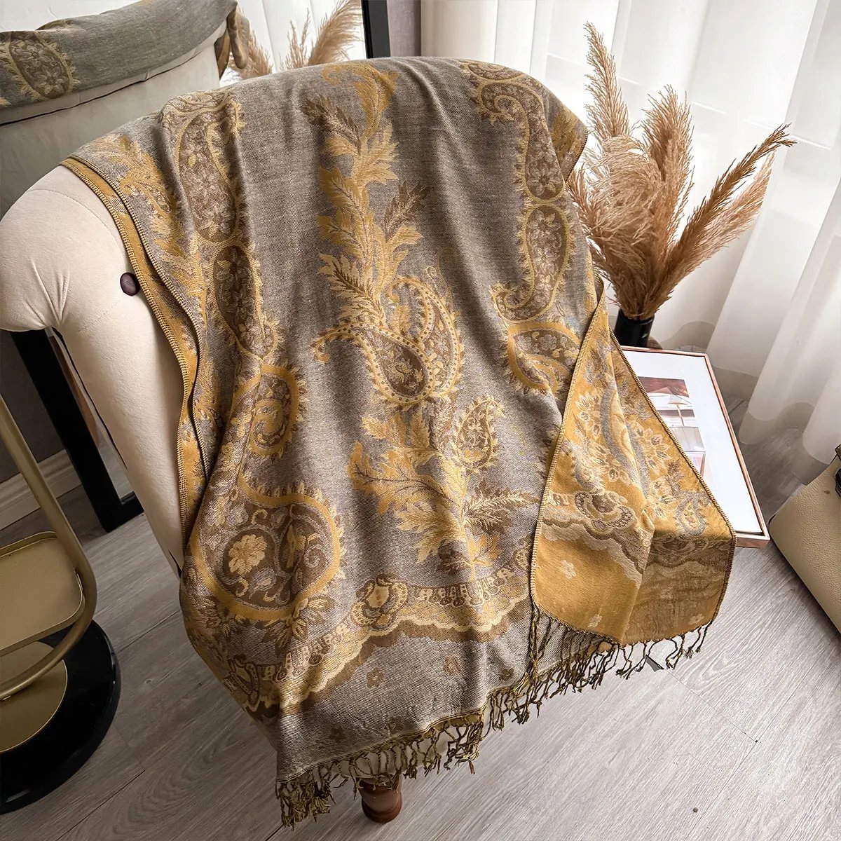 2025 Women Scarf Luxury Bohemian Style Shawl Jacquard Paisley Pattern Designer Tassel Blanket Design Lady Muslim Hijab Pashmina
