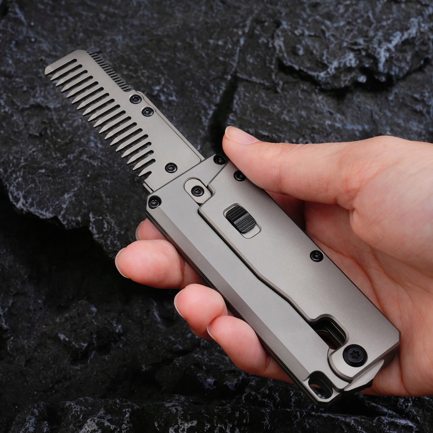 Dual Purpose Titanium Utility Knife, With Clip/10pcs SK5 Steel Blade and Comb, Outdoor Camping/Household EDC Tool Knife Best