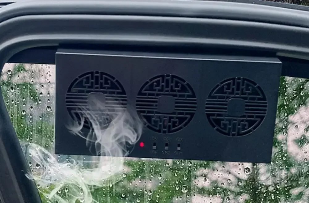 1PC Solar Car Fan, Solar Car Fan with Automatic Light Control to provide you with a comfortable driving experience