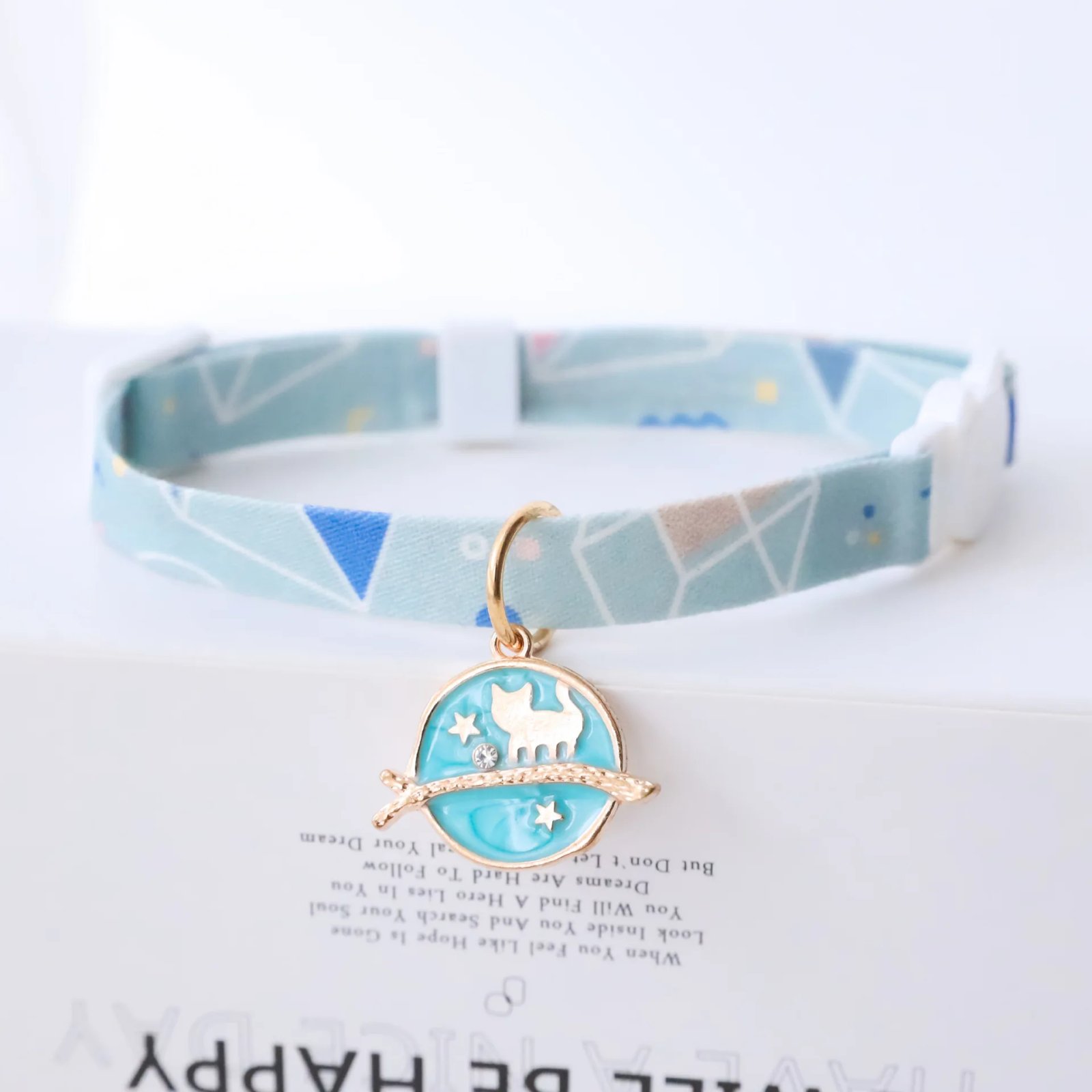 Pet Cute Daisy Collar Summer Cat Necklace Dog Scarf Accessories Cute Anti-suffocation Buckle Neck Collar